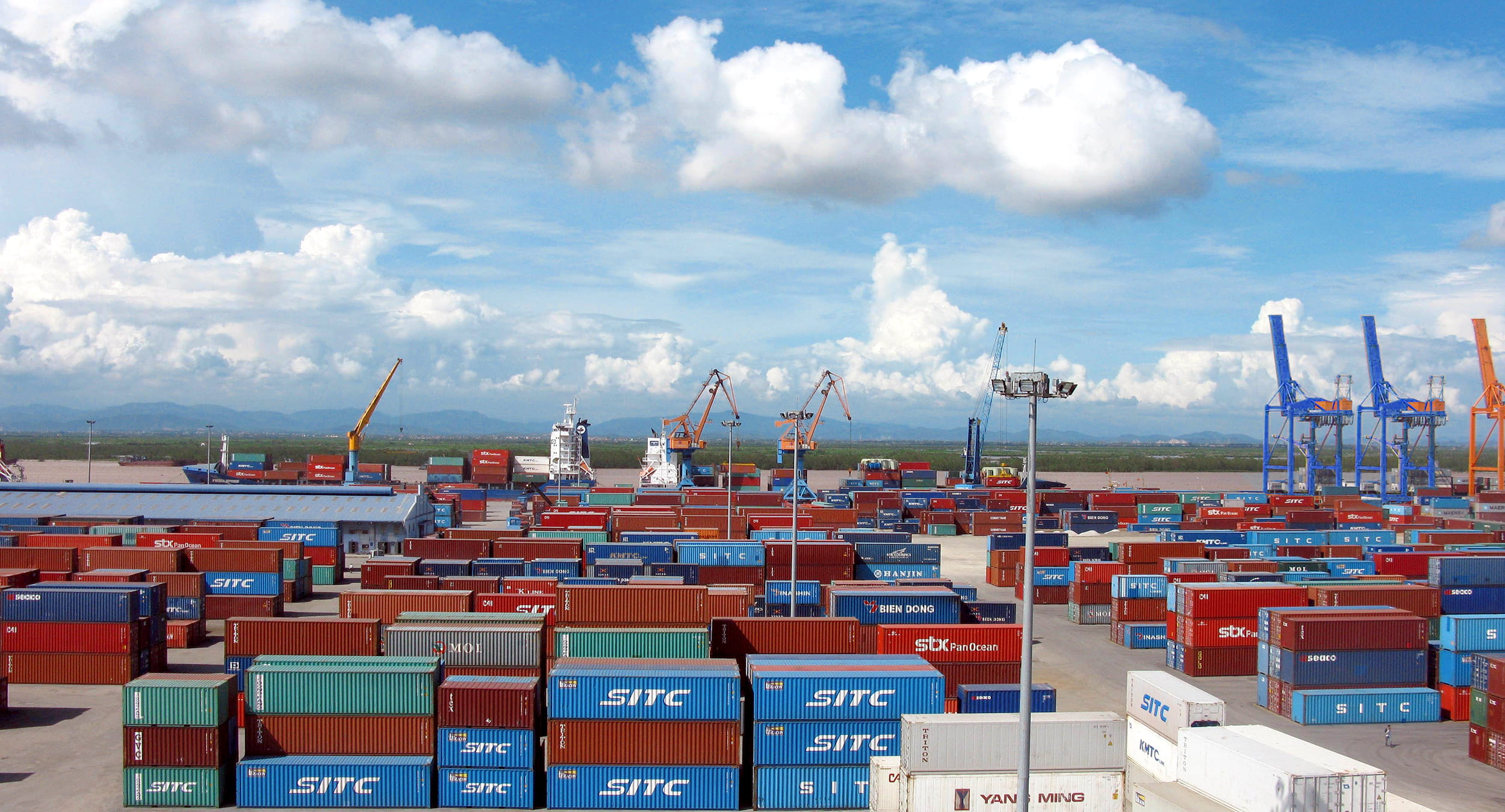 SITC Container Round Use — Green Service, Golden Future